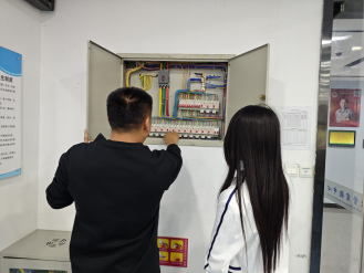 实验教学中心开展2025年五一假期实验室安全工作会议暨实验室自查工作